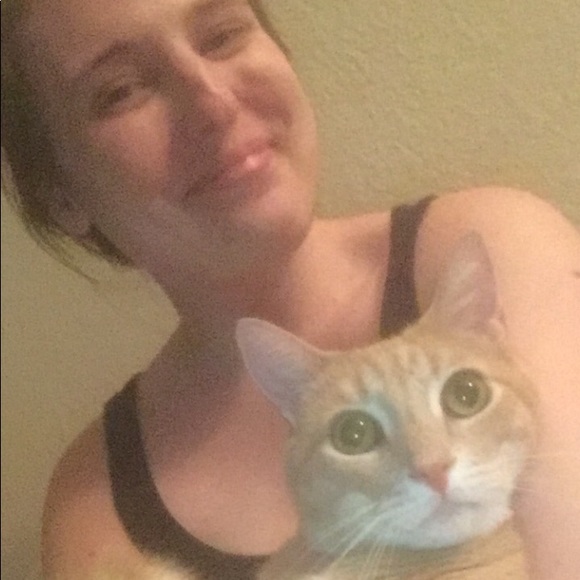 Meet your Posher, Madison - Picture 4 of 7